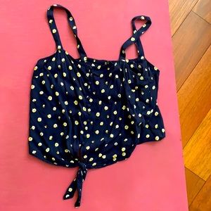 Cute summer ☀️ button front tie top